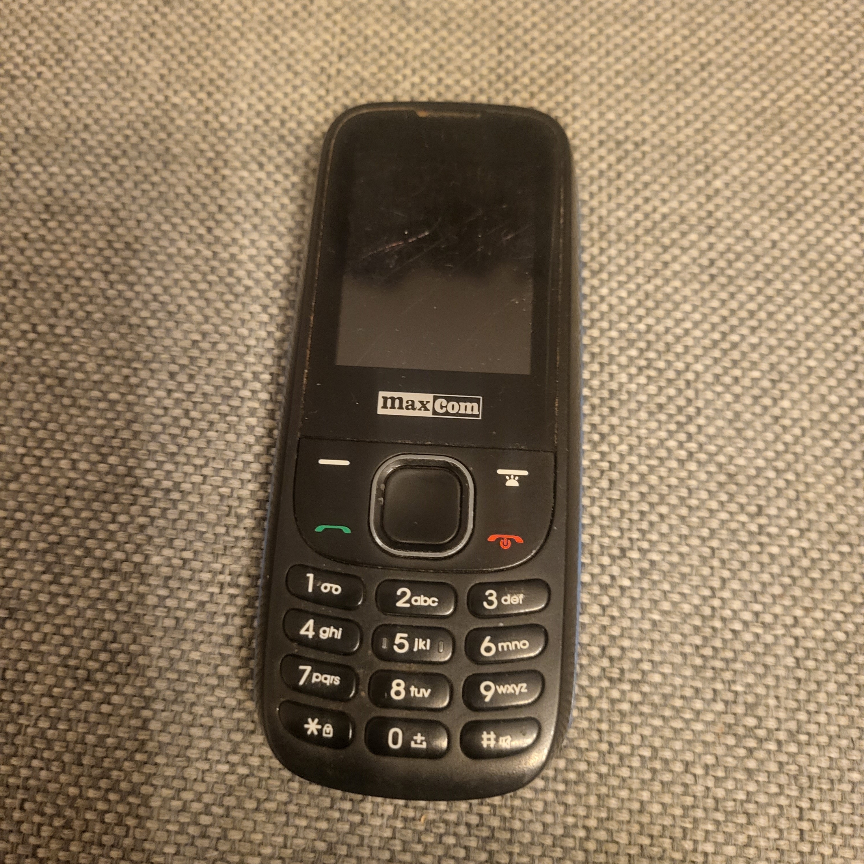 MaxCom MM132BB